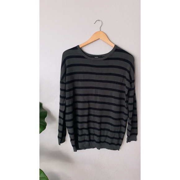 Sweater - Picture 2 of 2